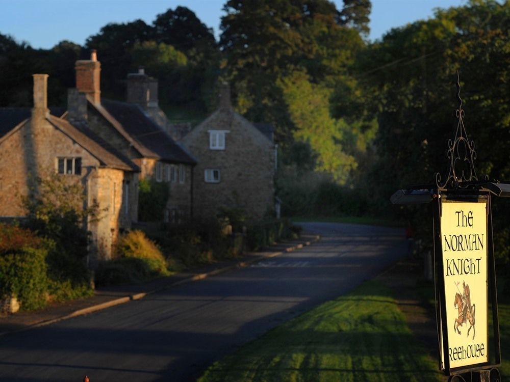 The Norman Knight Whichford Hotel Long Compton Екстериор снимка