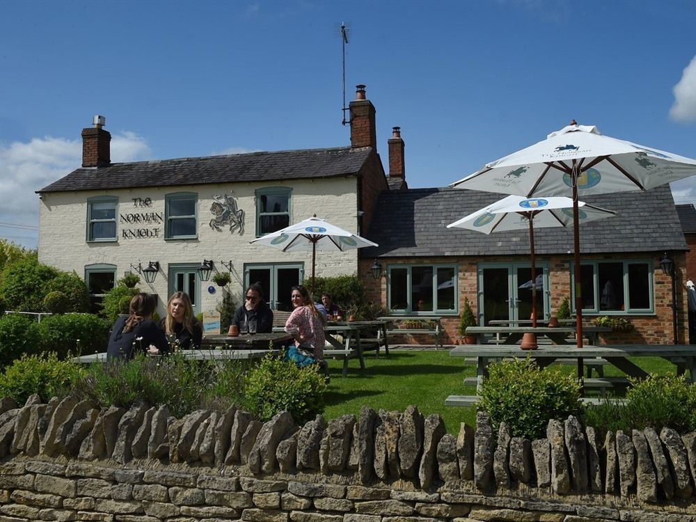 The Norman Knight Whichford Hotel Long Compton Екстериор снимка