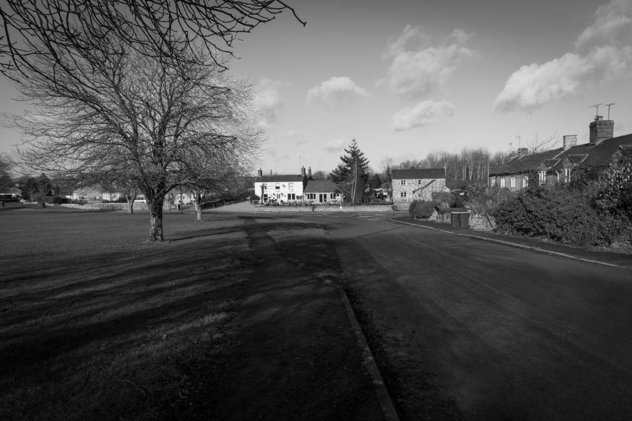 The Norman Knight Whichford Hotel Long Compton Екстериор снимка