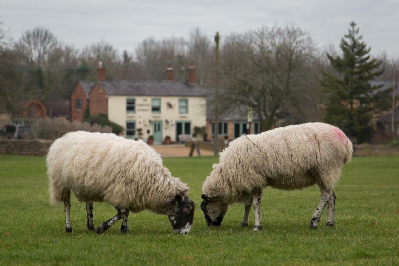 The Norman Knight Whichford Hotel Long Compton Екстериор снимка