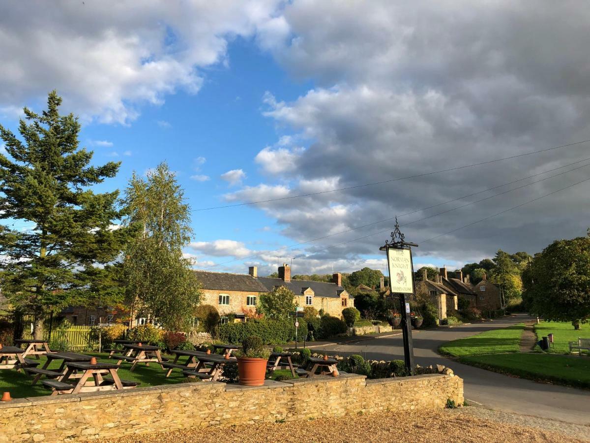 The Norman Knight Whichford Hotel Long Compton Екстериор снимка